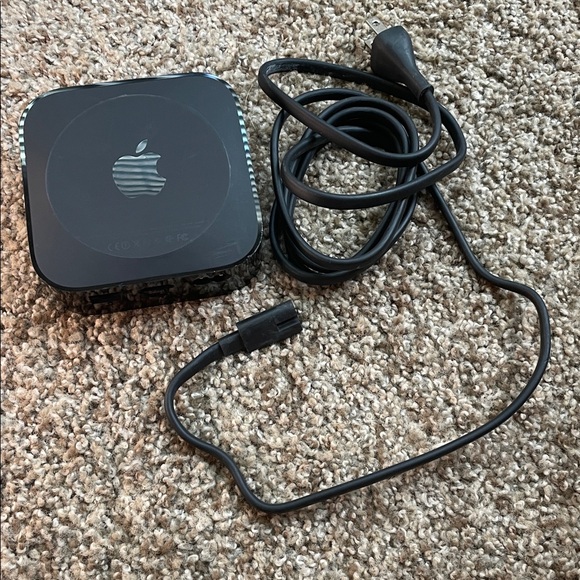 Apple TV Media Player in Black - Picture 3 of 5